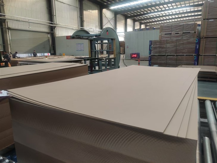 RAW MDF 1830X3660X18MM Hoogler factory