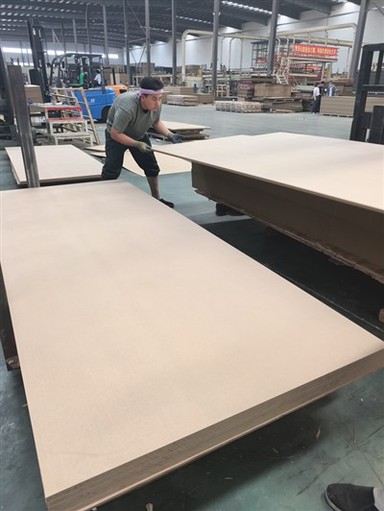 1830X2440X9MM Almindelig MDF RAW MDF